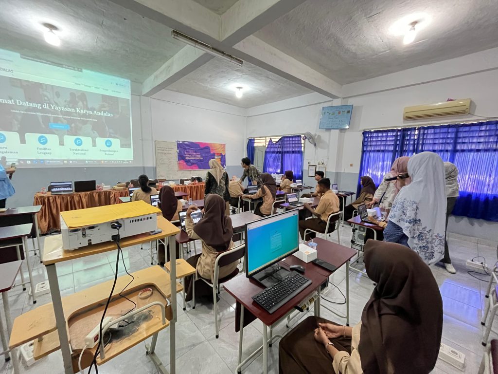 Foto Ruang Sekolah SMA Karya Andalas